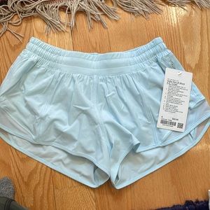 Lululemon Hottie Hot Sz 6 LR 2.5” Nwt Blue